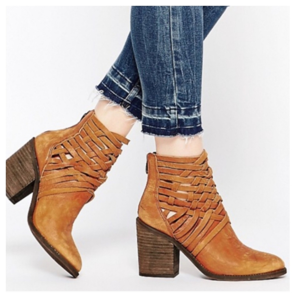 FREE PEOPLE Tan Carrera Leather Ankle Boots